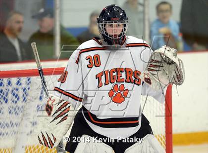 Thumbnail 2 in Notre Dame, WH vs. Ridgefield (West Haven Christmas D1 Final) photogallery.