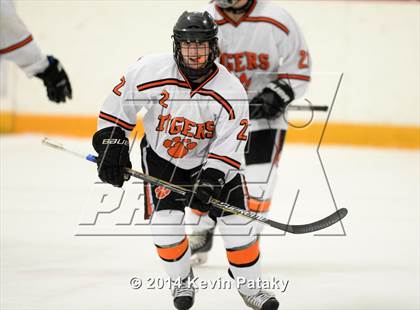 Thumbnail 2 in Notre Dame, WH vs. Ridgefield (West Haven Christmas D1 Final) photogallery.