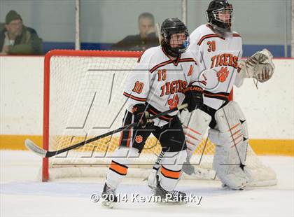 Thumbnail 2 in Notre Dame, WH vs. Ridgefield (West Haven Christmas D1 Final) photogallery.