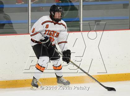 Thumbnail 2 in Notre Dame, WH vs. Ridgefield (West Haven Christmas D1 Final) photogallery.