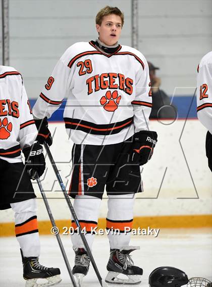 Thumbnail 2 in Notre Dame, WH vs. Ridgefield (West Haven Christmas D1 Final) photogallery.