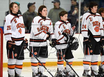Thumbnail 2 in Notre Dame, WH vs. Ridgefield (West Haven Christmas D1 Final) photogallery.