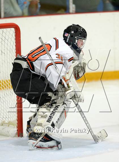 Thumbnail 2 in Notre Dame, WH vs. Ridgefield (West Haven Christmas D1 Final) photogallery.