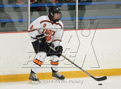 Thumbnail 3 in Notre Dame, WH vs. Ridgefield (West Haven Christmas D1 Final) photogallery.
