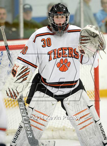 Thumbnail 2 in Notre Dame, WH vs. Ridgefield (West Haven Christmas D1 Final) photogallery.