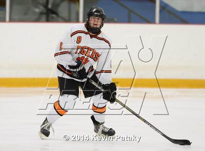 Thumbnail 2 in Notre Dame, WH vs. Ridgefield (West Haven Christmas D1 Final) photogallery.