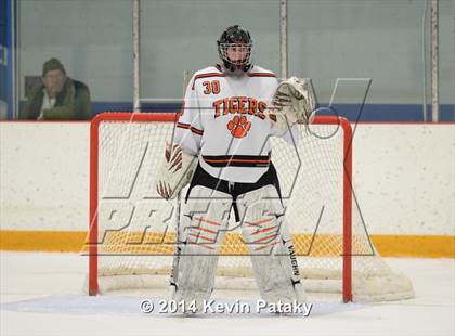 Thumbnail 2 in Notre Dame, WH vs. Ridgefield (West Haven Christmas D1 Final) photogallery.