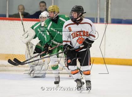 Thumbnail 2 in Notre Dame, WH vs. Ridgefield (West Haven Christmas D1 Final) photogallery.