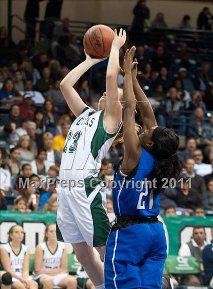 Thumbnail 1 in La Costa Canyon vs San Diego (CIF SDS D1 Final) photogallery.