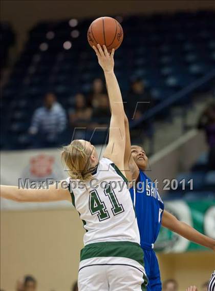 Thumbnail 3 in La Costa Canyon vs San Diego (CIF SDS D1 Final) photogallery.