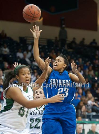 Thumbnail 3 in La Costa Canyon vs San Diego (CIF SDS D1 Final) photogallery.
