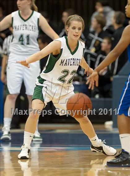 Thumbnail 2 in La Costa Canyon vs San Diego (CIF SDS D1 Final) photogallery.