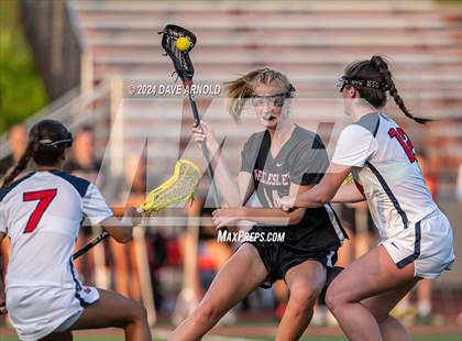 Thumbnail 1 in Wellesley vs. Central Catholic (MIAA Division1 Final) photogallery.