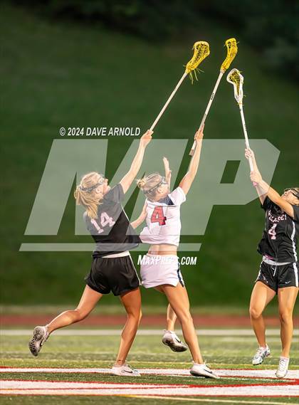 Thumbnail 3 in Wellesley vs. Central Catholic (MIAA Division1 Final) photogallery.
