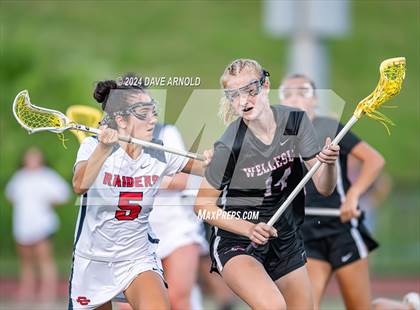 Thumbnail 3 in Wellesley vs. Central Catholic (MIAA Division1 Final) photogallery.