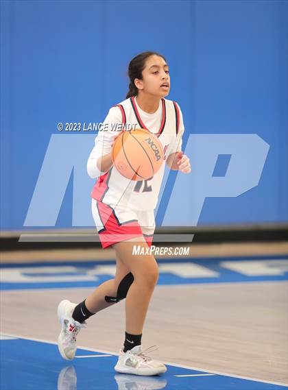 Thumbnail 2 in Hayden vs. Belleview Christian photogallery.