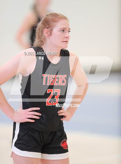 Thumbnail 3 in Hayden vs. Belleview Christian photogallery.