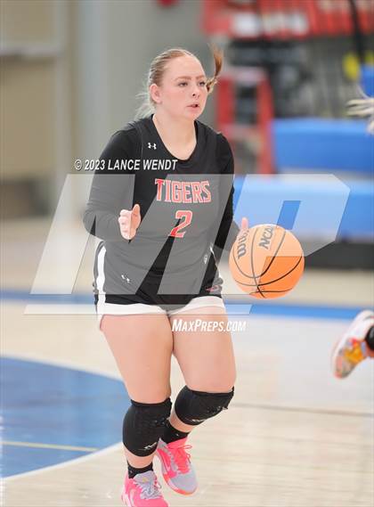 Thumbnail 3 in Hayden vs. Belleview Christian photogallery.