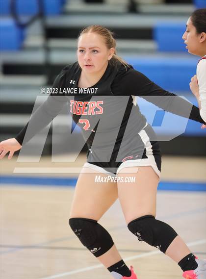 Thumbnail 3 in Hayden vs. Belleview Christian photogallery.