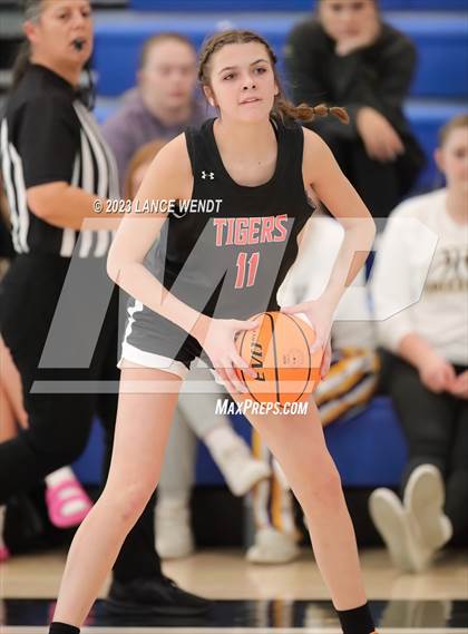 Thumbnail 2 in Hayden vs. Belleview Christian photogallery.