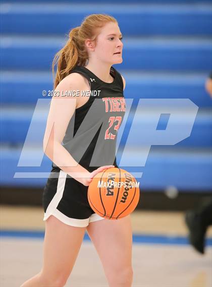 Thumbnail 1 in Hayden vs. Belleview Christian photogallery.