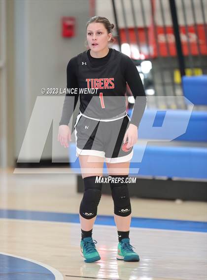 Thumbnail 1 in Hayden vs. Belleview Christian photogallery.