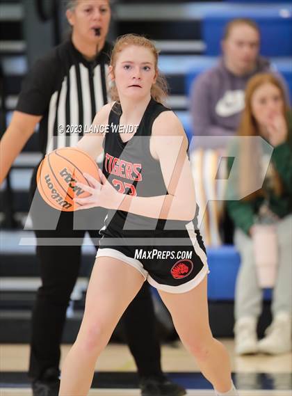 Thumbnail 3 in Hayden vs. Belleview Christian photogallery.