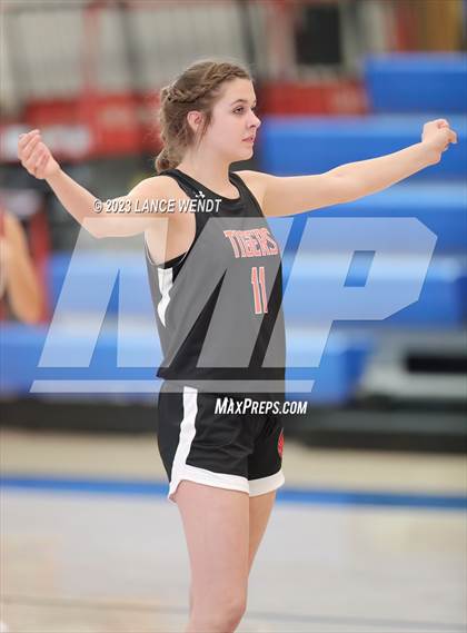 Thumbnail 2 in Hayden vs. Belleview Christian photogallery.