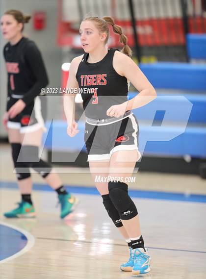 Thumbnail 3 in Hayden vs. Belleview Christian photogallery.