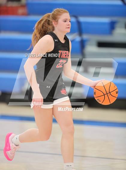 Thumbnail 1 in Hayden vs. Belleview Christian photogallery.