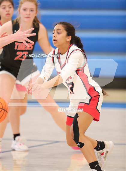Thumbnail 3 in Hayden vs. Belleview Christian photogallery.