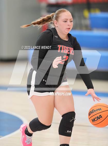 Thumbnail 2 in Hayden vs. Belleview Christian photogallery.