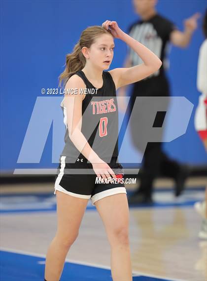 Thumbnail 3 in Hayden vs. Belleview Christian photogallery.