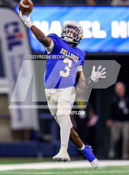 Thumbnail 1 in Chapel Hill vs. Anna (UIL 4A D1 Football Final) photogallery.