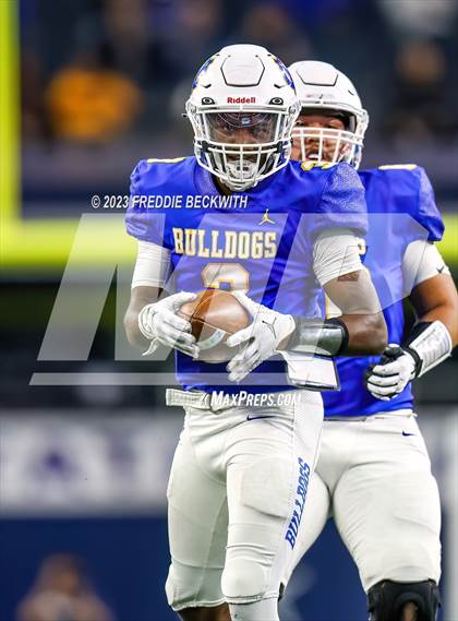 Thumbnail 3 in Chapel Hill vs. Anna (UIL 4A D1 Football Final) photogallery.