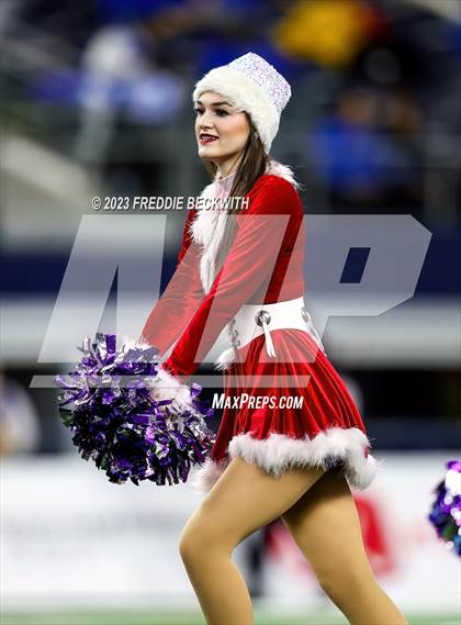 Thumbnail 1 in Chapel Hill vs. Anna (UIL 4A D1 Football Final) photogallery.