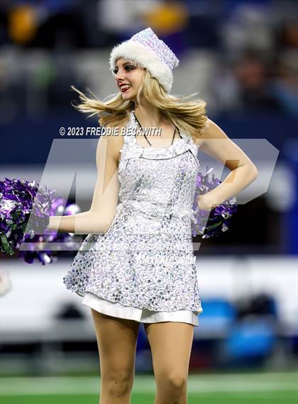 Thumbnail 3 in Chapel Hill vs. Anna (UIL 4A D1 Football Final) photogallery.
