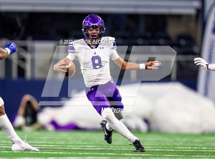 Thumbnail 2 in Chapel Hill vs. Anna (UIL 4A D1 Football Final) photogallery.