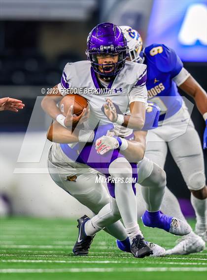 Thumbnail 3 in Chapel Hill vs. Anna (UIL 4A D1 Football Final) photogallery.
