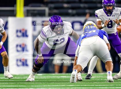 Thumbnail 3 in Chapel Hill vs. Anna (UIL 4A D1 Football Final) photogallery.
