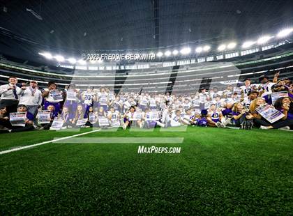 Thumbnail 2 in Chapel Hill vs. Anna (UIL 4A D1 Football Final) photogallery.