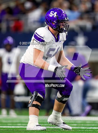 Thumbnail 2 in Chapel Hill vs. Anna (UIL 4A D1 Football Final) photogallery.