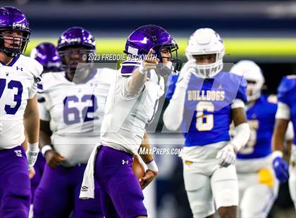 Thumbnail 3 in Chapel Hill vs. Anna (UIL 4A D1 Football Final) photogallery.