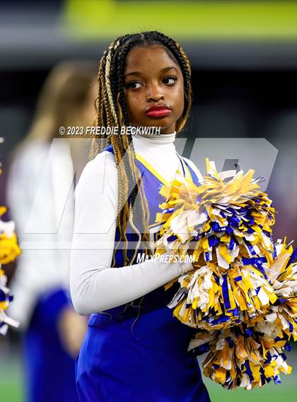 Thumbnail 2 in Chapel Hill vs. Anna (UIL 4A D1 Football Final) photogallery.