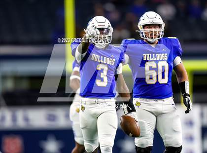 Thumbnail 2 in Chapel Hill vs. Anna (UIL 4A D1 Football Final) photogallery.