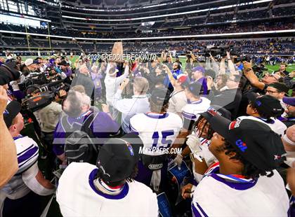 Thumbnail 3 in Chapel Hill vs. Anna (UIL 4A D1 Football Final) photogallery.