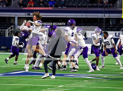 Thumbnail 3 in Chapel Hill vs. Anna (UIL 4A D1 Football Final) photogallery.