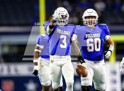 Thumbnail 1 in Chapel Hill vs. Anna (UIL 4A D1 Football Final) photogallery.