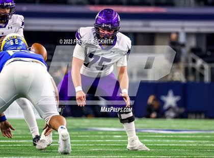 Thumbnail 2 in Chapel Hill vs. Anna (UIL 4A D1 Football Final) photogallery.