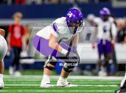 Thumbnail 2 in Chapel Hill vs. Anna (UIL 4A D1 Football Final) photogallery.